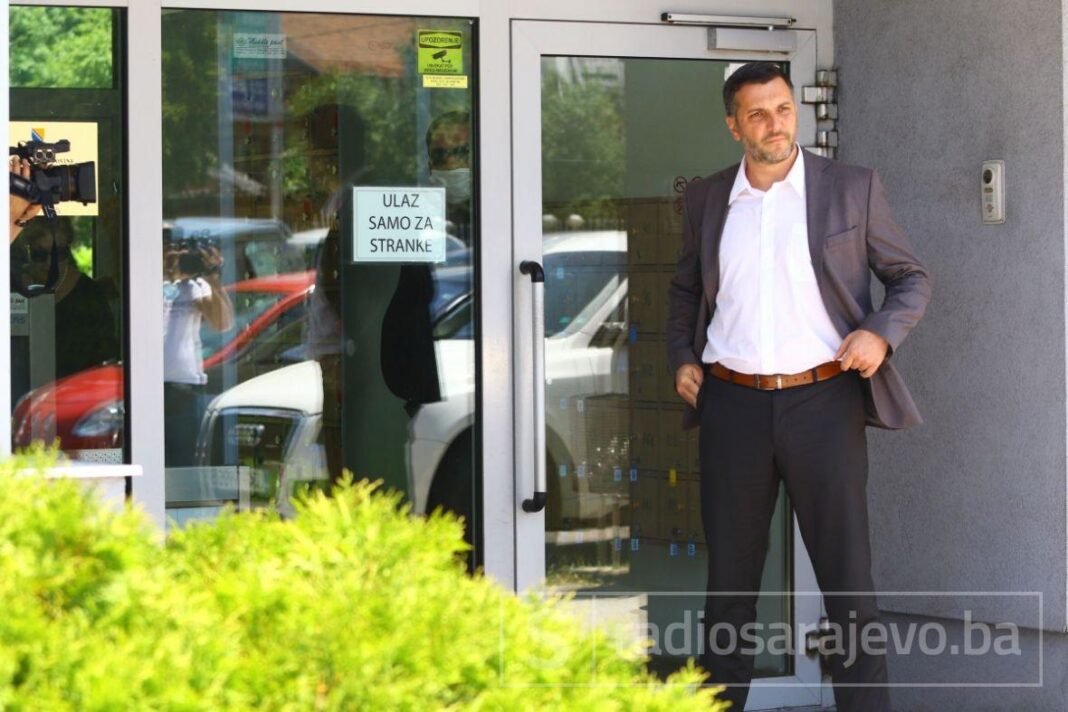 “SLUČAJ RESPIRATORI” – Zolak opisao kako je preko noć upisana “Srebrene maline” u registar veletrgovaca
