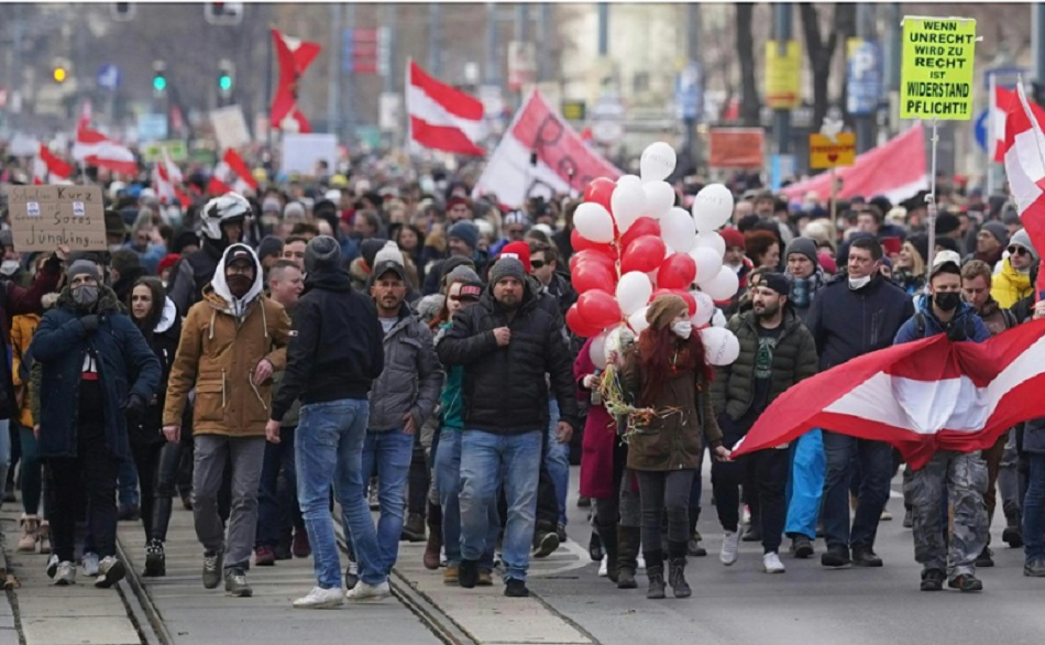 AUSTRIJSKI SUD PRESUDIO: Zabrana koronaprosvjeda je nezakonita, PCR test „neprikladan“ za dijagnostiku
