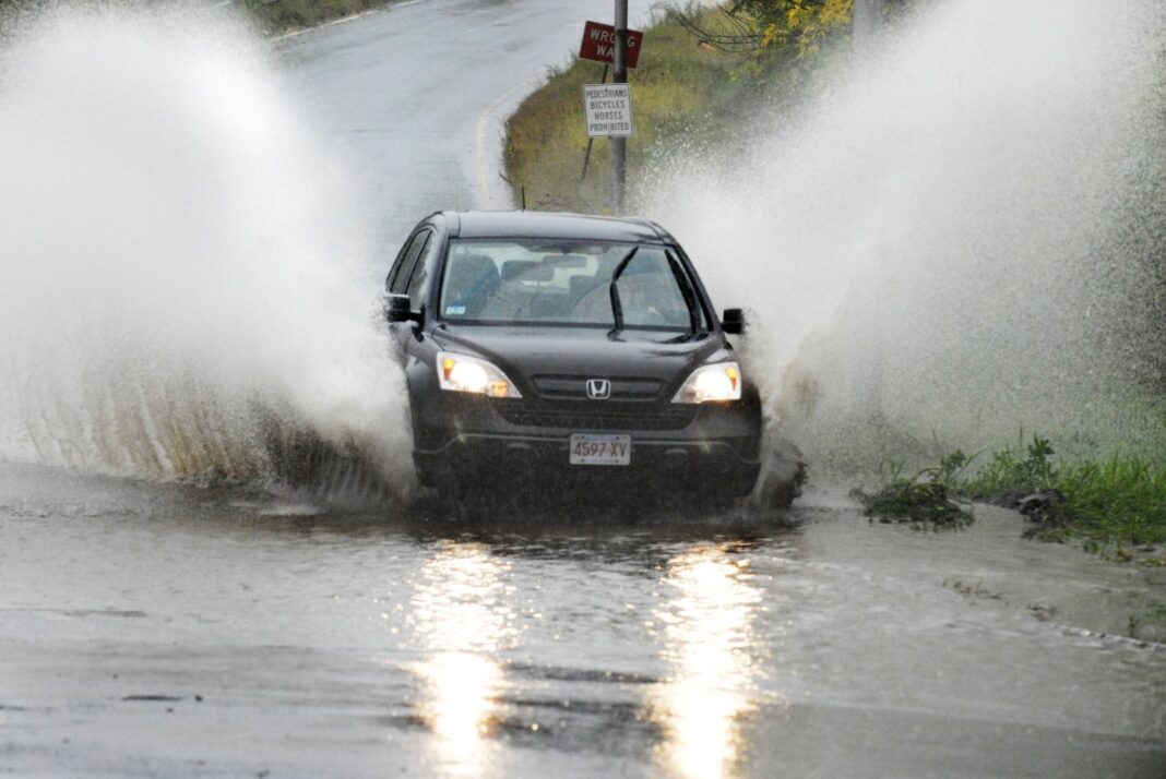 Izbjegavajte vodu dublju od 10 cm s vašim automobilom!