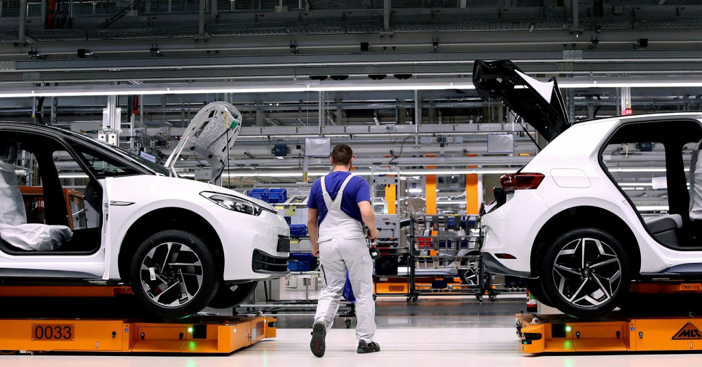 Potpuni raskol u autoindustriji: Samo šest proizvođača pristalo na ukidanje benzina i dizela