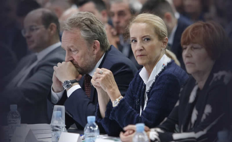 Oglasila se Seb tvrdnjom da joj ‘nestaju’ dokumenti i da ima ‘besprijekornu akademsku karijeru’