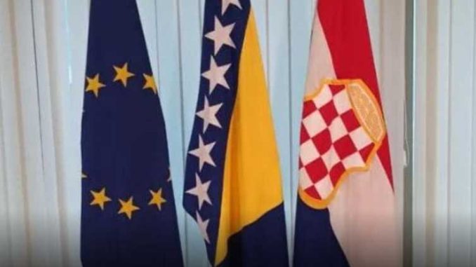 Pored zastave BiH na institucijama od sada će se vioriti i zastave EU