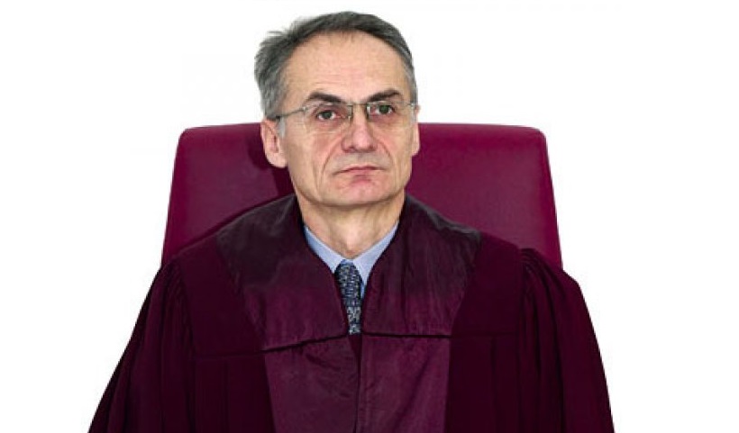 Kontroverzni sudac Branko Perić bio protiv zatvorskih kazni kriminalcima koji su milijuna na respiratorima okrenuli!