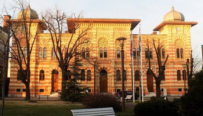 Dvoje zaposlenika vlade u Brčkom osuđeno na godinu i po zatvora jer su oštetili proračun za 13.700 KM