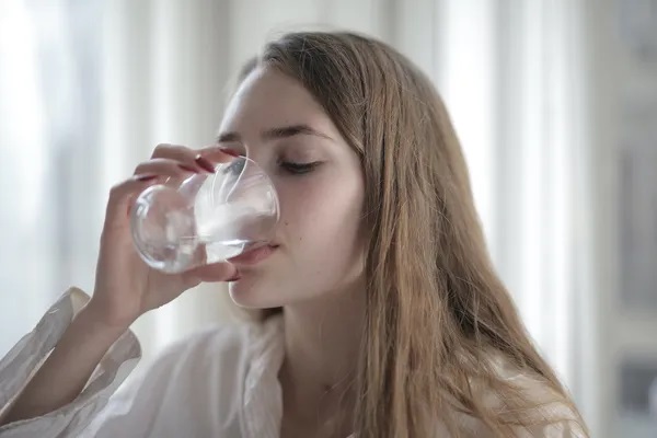 Evo što će se dogoditi tvome tijelu ako svaki dan popiješ 8 čaša vode