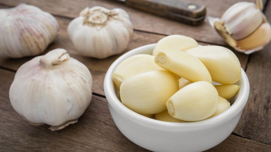 Češnjak vam se često osuši i ne možete ga više upotrijebiti? Doznajte kako ga pravilno čuvati