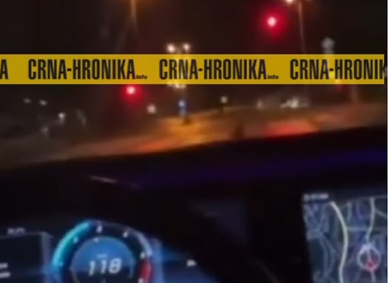 UZNEMIRUJUĆI VIDEO: Uz narodnjake divljao vozilom po Tuzli, sve prenosio uživo, a onda se dogodio trenutak užasa…