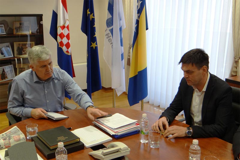 “Uzurpator” Božo Ljubić posvađao dva partijska druga – Iliju i Dragana!