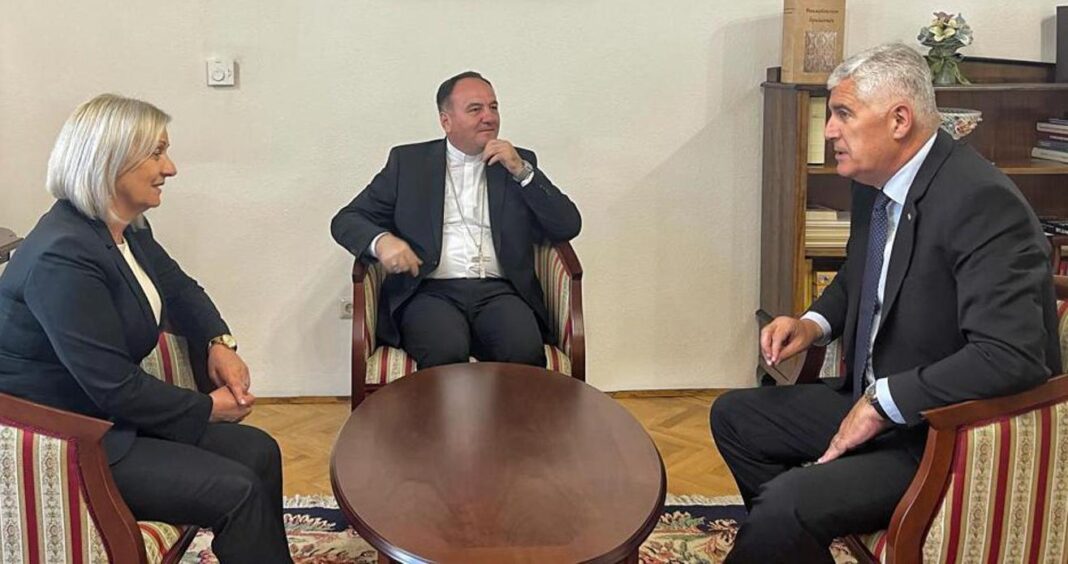 Biskup(ija) u Hercegovini na zadnjim nogama da HDZ dobije izbore, koji su motivi?
