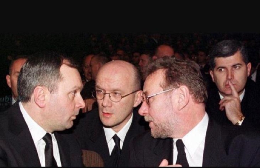 HRVATIN TOMAŠEVIĆ: Politika protiv Politike – Šmit protiv Šmita!