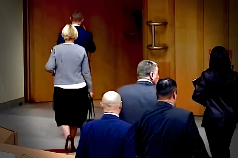 VIDEO: Cirkus se nastavlja i blokade u Parlamentu BiH, zastupnici iz RS-a napustili sjednicu, pale teške riječi