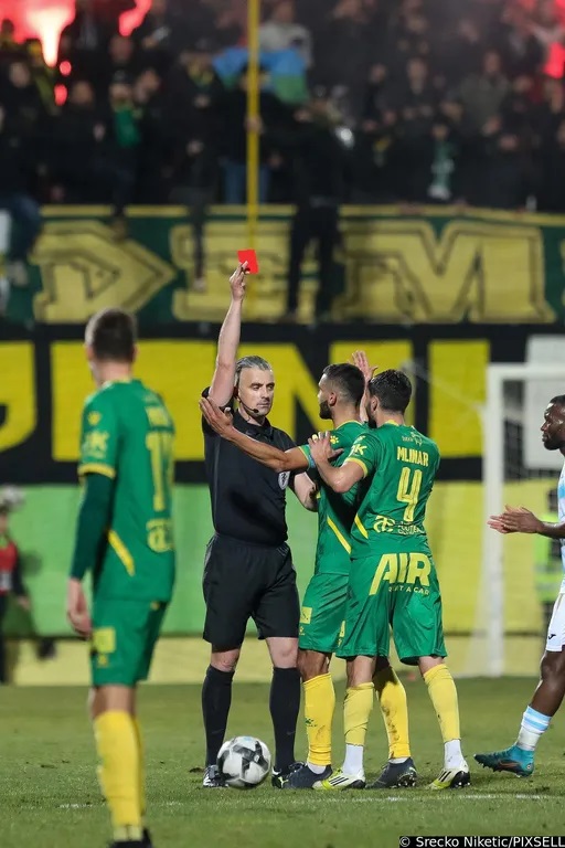 Neviđeni skandal na utakmici HNL- a