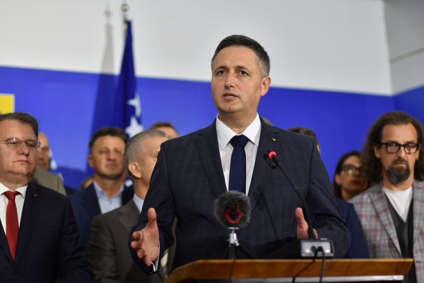 VIDEO: Sedam stranaka opozicije kandidiralo Denisa Bećirovića za člana Predsjedništva BiH