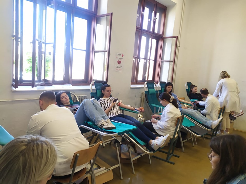 Gimnazijalci iz Širokog Brijega darovali 32 doze krvi