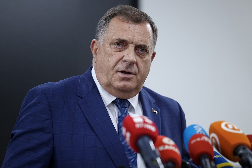 Interpol odbio raspisati međunarodnu tjeralicu za Dodikom i Stevandićem