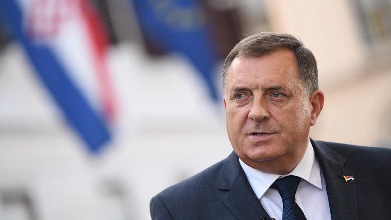 Dodik se majmuniše i prijeti raspadom BiH, SAD i NATO ga prizemljili