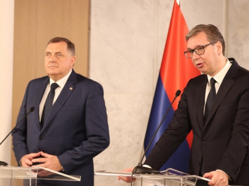 Jadni Vučić se zabrinuo za Dodika i RS!