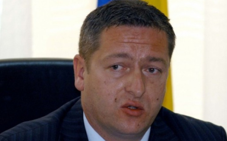 FIN NEKI GOSPODIN – Bivši komesar uhićen jer je napao ministra MUP-a i nekoliko policijskih službenika