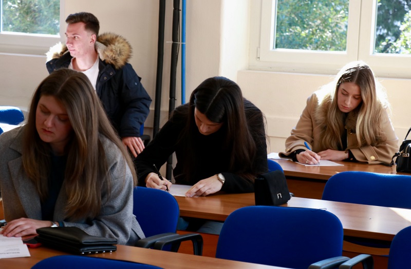 Grad Široki Brijeg podijelio za akademsku 2021./2022. godinu 22 stipendije