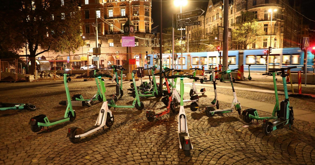 Sve više gradova regulira upotrebu: Stockholm prepolovio broj električnih romobila na ulicama