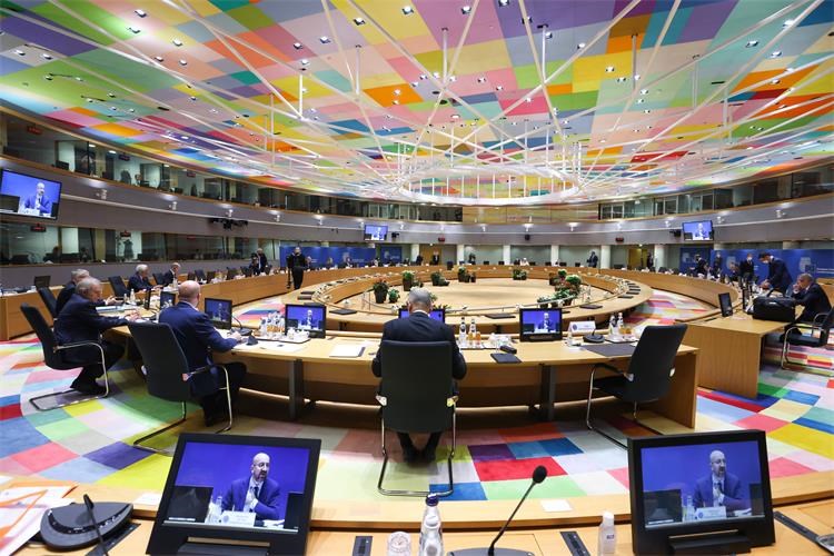 Europskog vijeća najoštrije osuđuju ničim izazvanu i neopravdanu vojnu agresiju Ruske Federacije na Ukrajinu