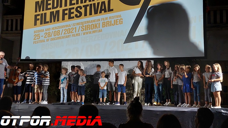 VIDEO: Vava i njegovi “Slavuji” uljepšali otvaranje 22. MFF-a u Širokom Brijegu