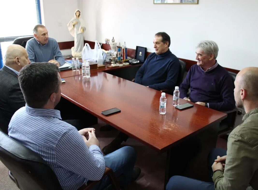 Izbornik reprezentacije BiH Faruk Hadžibegić boravio u službenoj posjeti NK Široki Brijeg