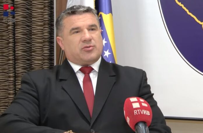 Zašto se ušutio Kajganić: Drugi čovjek SIPA-e u bjekstvu čeka plaću i regres na bolovanju