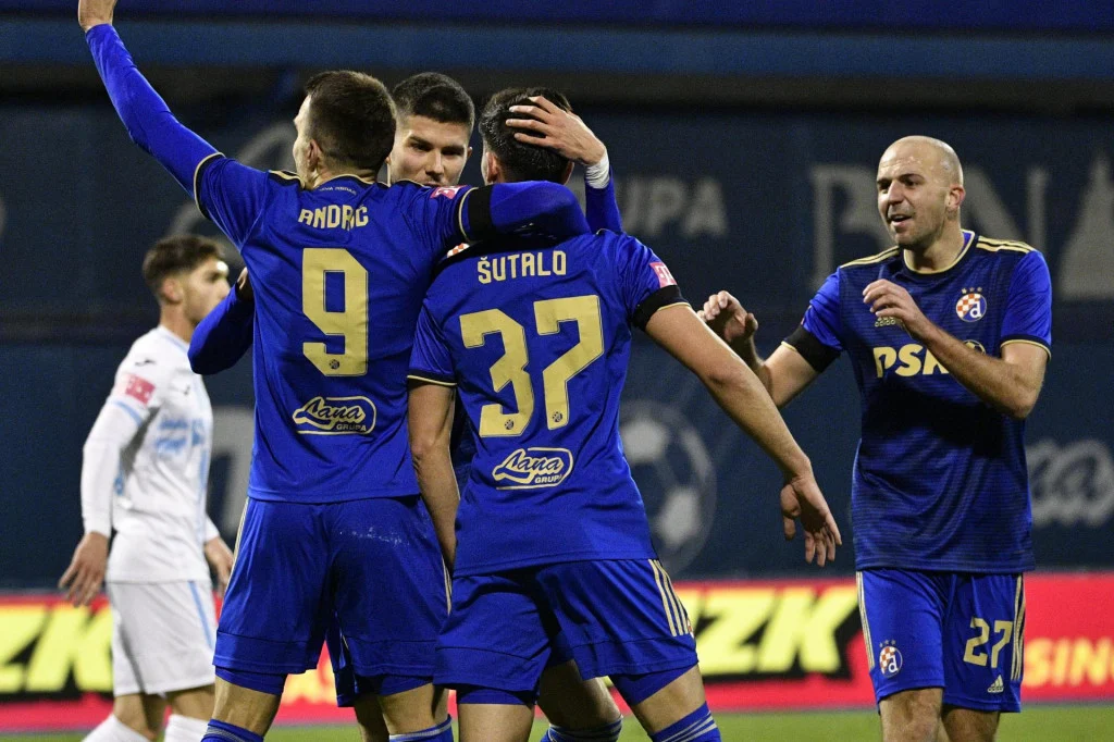 Dinamo bez većih problema pobijedio Rijeku u derbiju kola