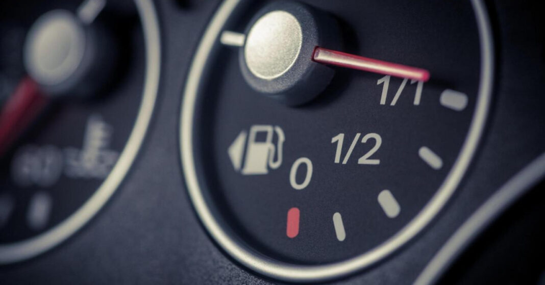 Koliko dugo traje rezerva goriva? Ovo je 10 automobila s najviše i najmanje ‘dodatnih‘ kilometara