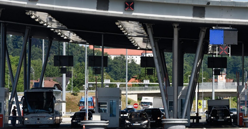 Slovenci opet mijenjaju pravila na granicama, uvode ograničenja i za ljude koji su samo u tranzitu