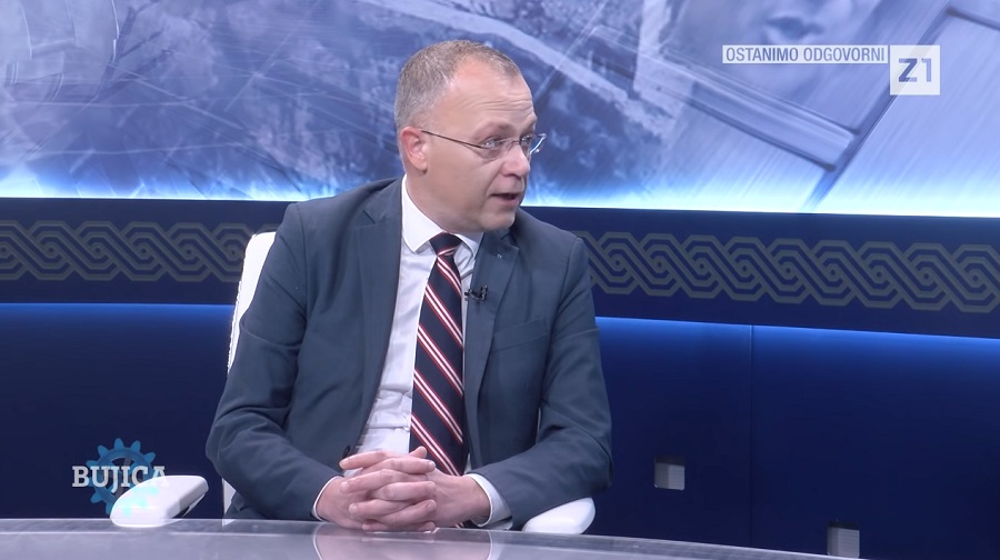 DR. ZLATKO HASANBEGOVIĆ: “Manekenke farmaceutskih korporacija morale bi znati da je opasno eksperimentirati s našom djecom!”