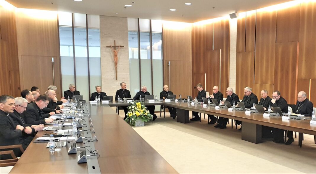 Hrvatski biskupi izdali priručnike o zaštiti maloljetnika od seksualnog zlostavljanja
