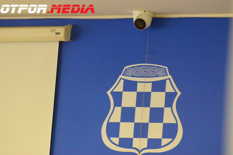 VIDEO: Na pomolu “SKANDAL U ŽZH” – Ide kaznena prijava, između 2. i 3. kata nestalo oko 250.000 KM!