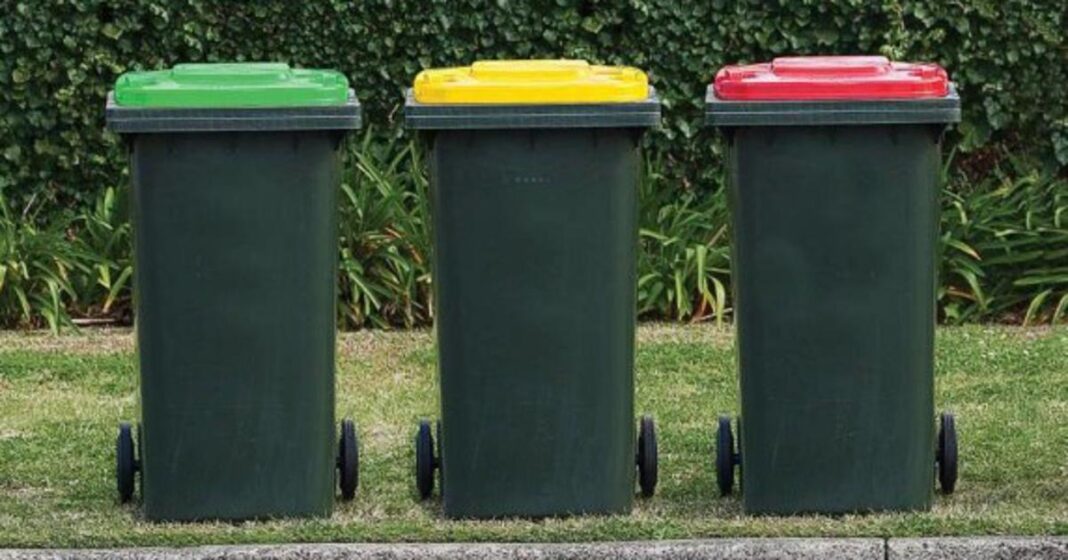 JKP Čistoća Široki Brijeg dijeli kanta za odlaganje komunalnog otpada