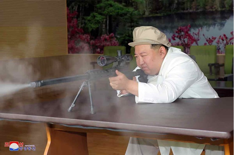 Kim Jong-un poručio kako neće oklijevati pokrenuti nuklearni napad ako ga neprijatelj izazove nuklearnim oružjem