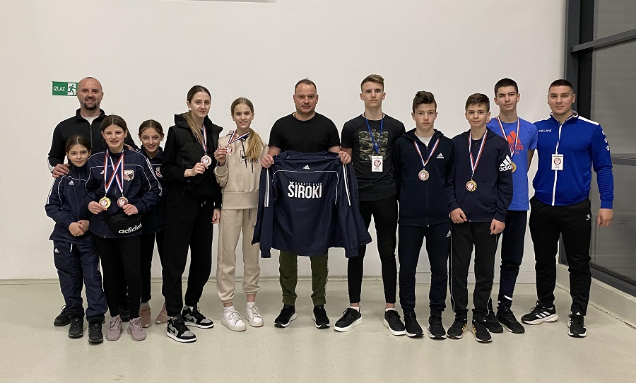 Karate klub ŠIROKI bogatiji za 7 medalja iz Sesveta