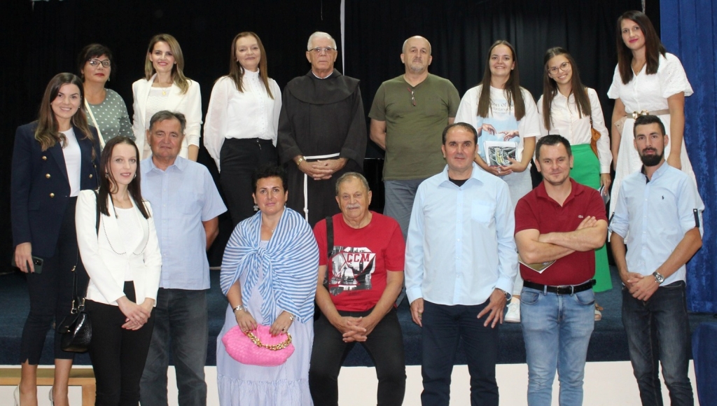 U organizaciji gradskih knjižnica u Grudama održana “Književna večer s književnicima s područja ŽZH”