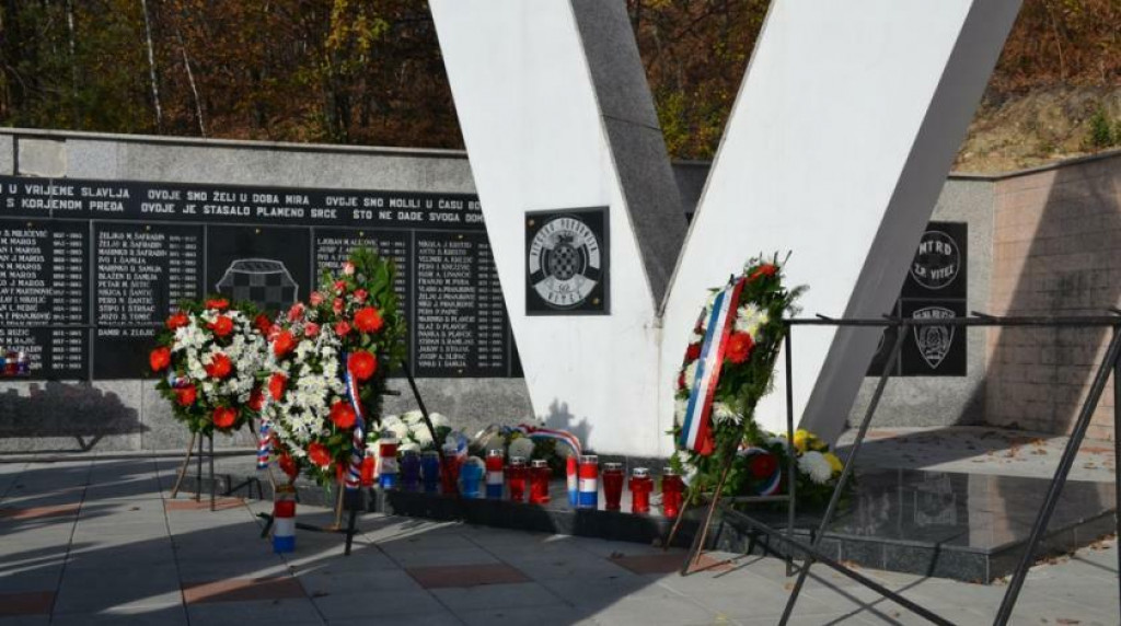 SRAMOTNA PRESUDA – Za ubojstvo 64 Hrvata i spaljivanje cijelog sela osuđen samo jedan bivši vojnik Armije RBiH