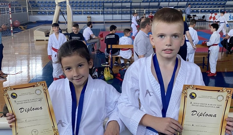 Karate klub Široki Brijeg na svom terenu nastupio sa 25 članova i osvojili 22 medalje