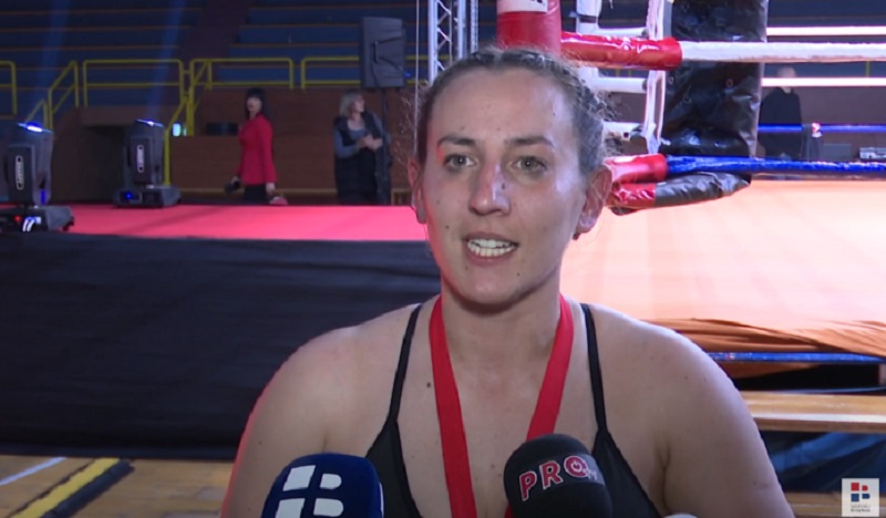 VIDEO: Ljubušanka kojoj se nije preporučljivo suprotstaviti! – U jednom udarcu osvojila dva pojasa