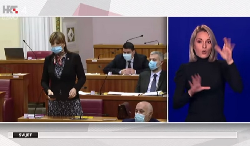 VIDEO: Karolina Vidović-Krišto “oprala legitimnog” druga akademika u 60 sekundi!