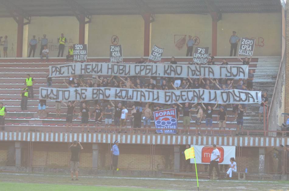 LEGITIMNI I DALJE ŠUTI – Navijači Borca sa tribine uputili poruku ‘Skupo će vas koštati Bljesak i Oluja’