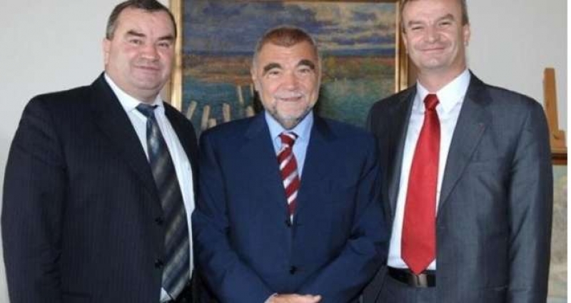 Na današnji dan, 11. siječnja 2005. god. Mesić umjesto bonova dobio keš od Lijanovića
