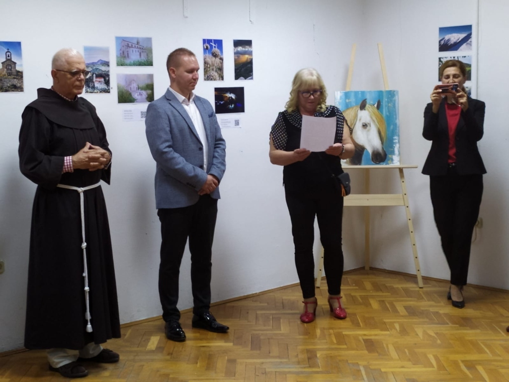 U Knjižnici Ljubuški otvorena izložba fotografija i slika „Ljepote Hercegovine“
