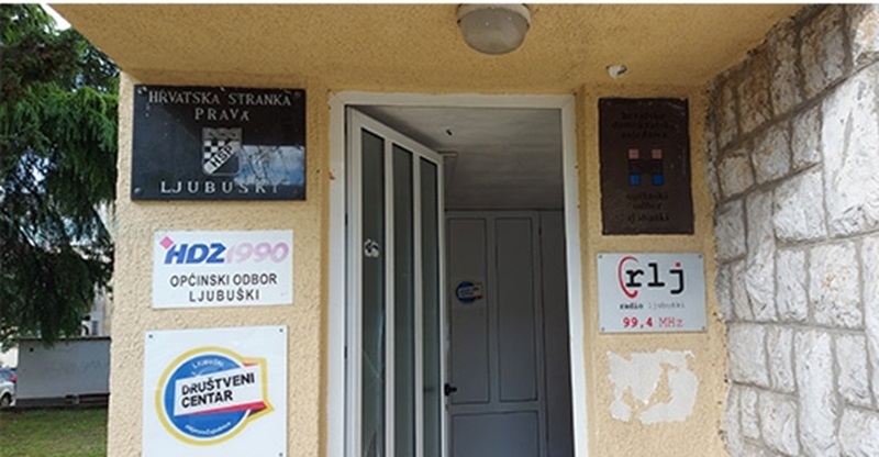 Zgrada političkih stranaka u Ljubuškom propada, a politika?