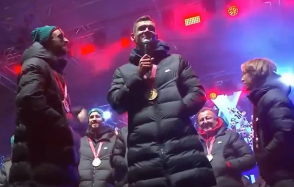 VIDEO Voditeljica Iva Šulentić na dočeku pokušala spriječiti izvođenje pjesme Lijepa li si