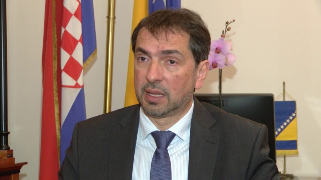 IZDAJA – KAKO TO GORDO ZVUČI