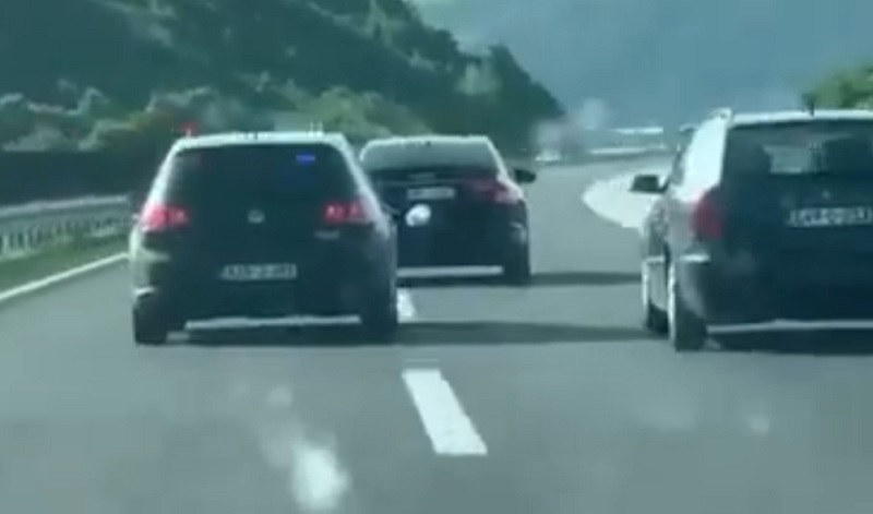 VIDEO: Je li Čavara stavljen na američku “crnu listu” zato što je vozio suncobran u službenom vozilu pod pratnjom?
