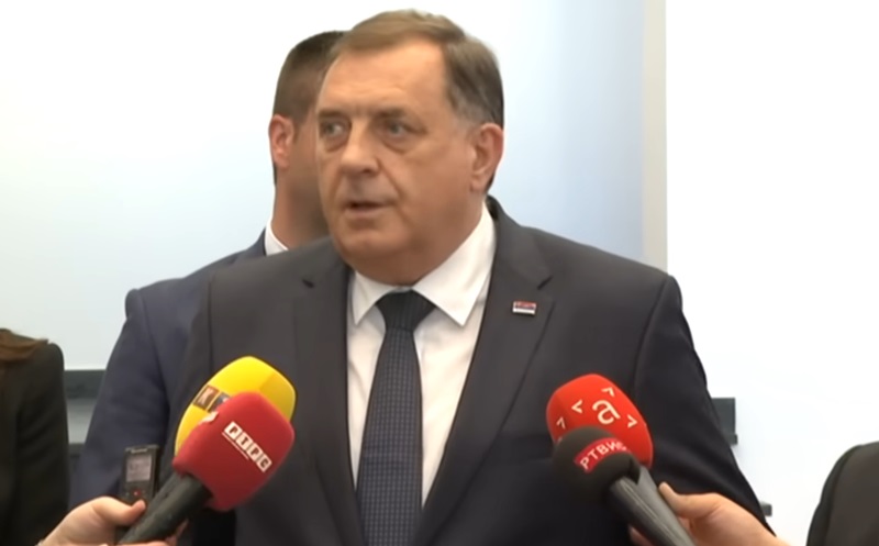 Dodik na pitanje kako prelazi granicu: Sjednem u auto i prođem, nikada me nitko ne zaustavlja